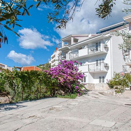 Apartments And Rooms Nikola Omiš Eksteriør billede
