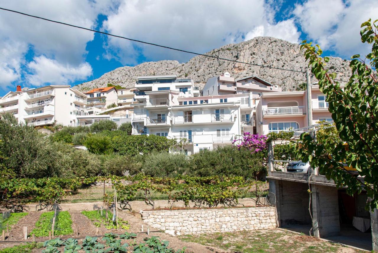 Apartments And Rooms Nikola Omiš Eksteriør billede