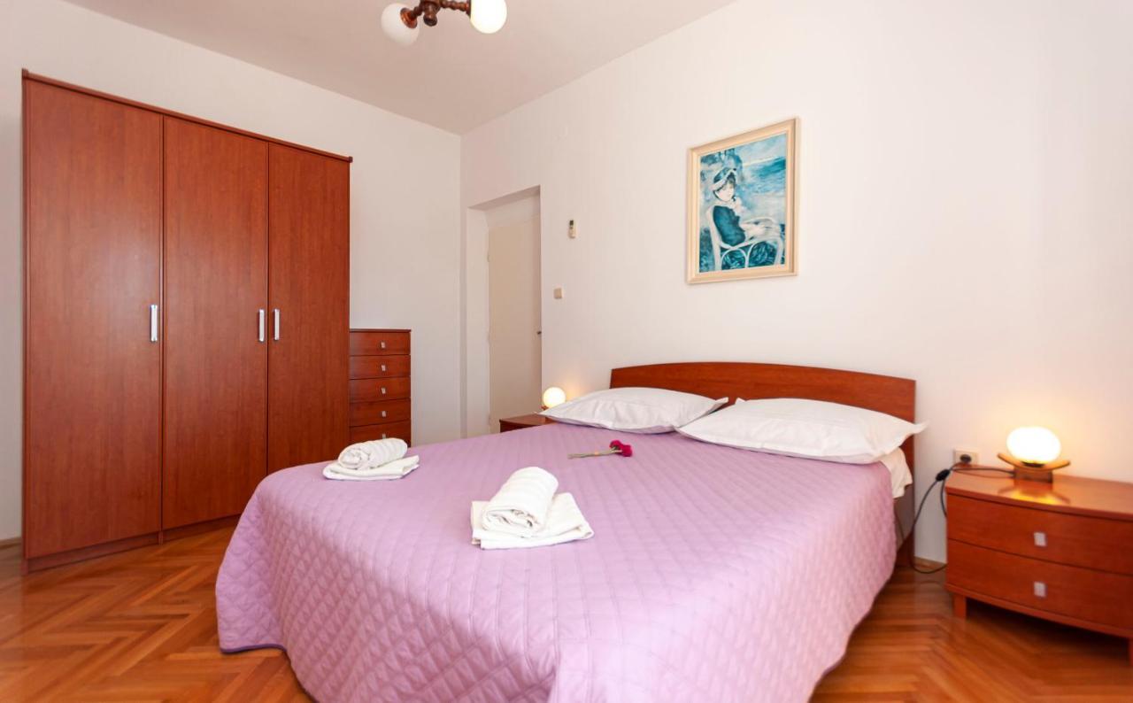 Apartments And Rooms Nikola Omiš Eksteriør billede