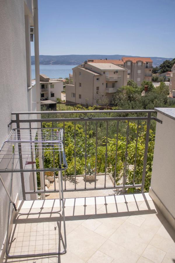 Apartments And Rooms Nikola Omiš Eksteriør billede