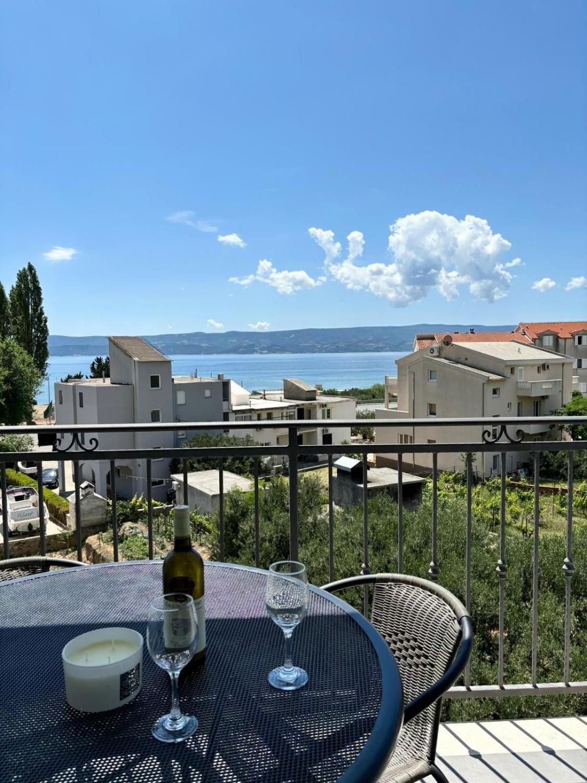 Apartments And Rooms Nikola Omiš Eksteriør billede