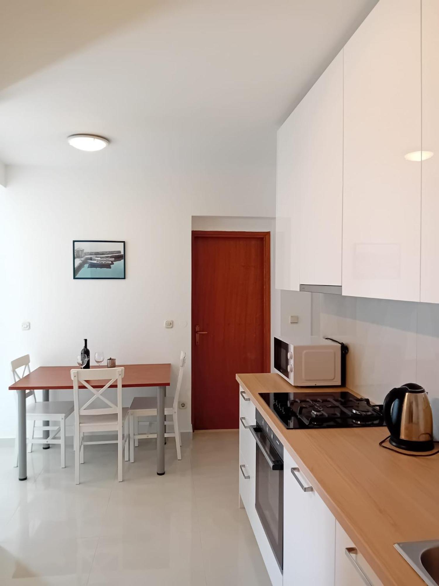 Apartments And Rooms Nikola Omiš Eksteriør billede